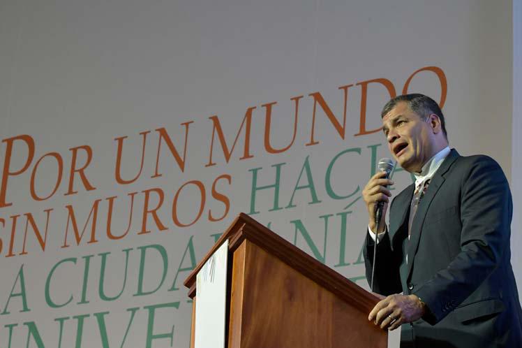Ex-Präsident von Ecuador, Rafael Correa, auf dem Gipfel der Völker in Bolivien