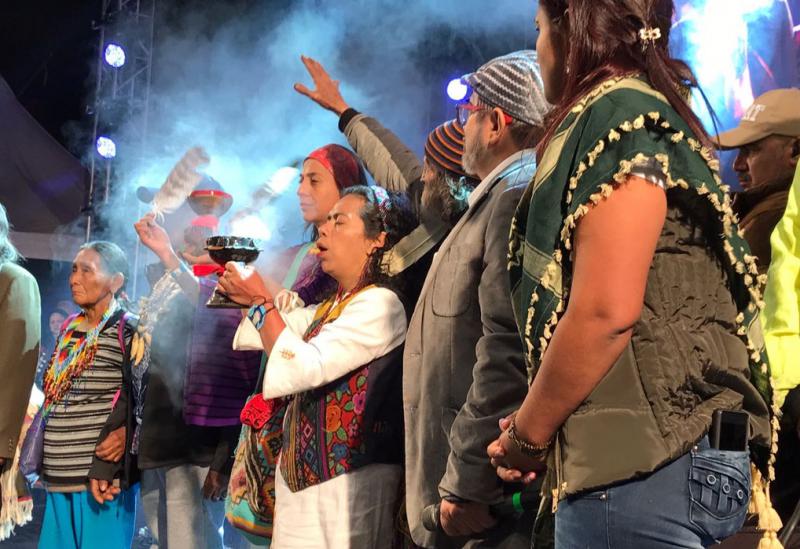 Indigene Zeremonie für die neue Partei Farc auf dem Bolívar-Platz in Bogotá