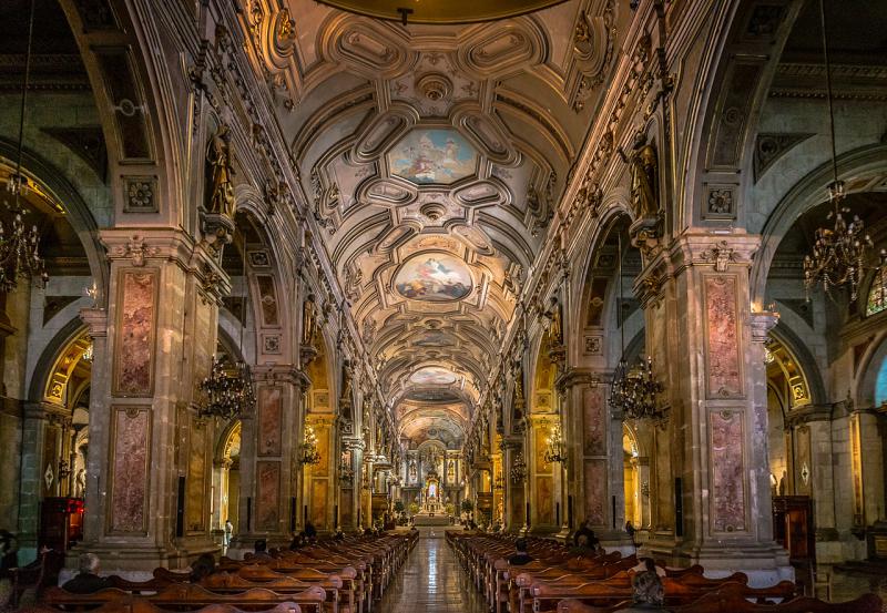 Kirchenschiff der Catedral Metropolitana de Santiago, Sitz des Erzbistums Santiago, das im Zentrum der Ermittlungen wegen Kindesmissbrauch steht