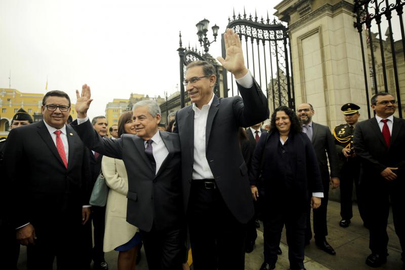 Ministerpräsident Villanueva und Präsident Vizcarra