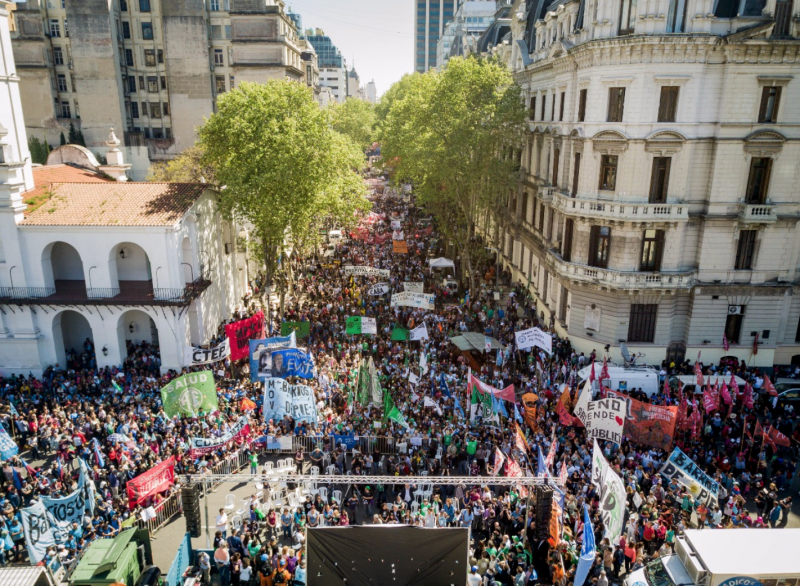 Protestzug des Gewerkschaftsverbandes CTA in Buenos Aires, Argentinien