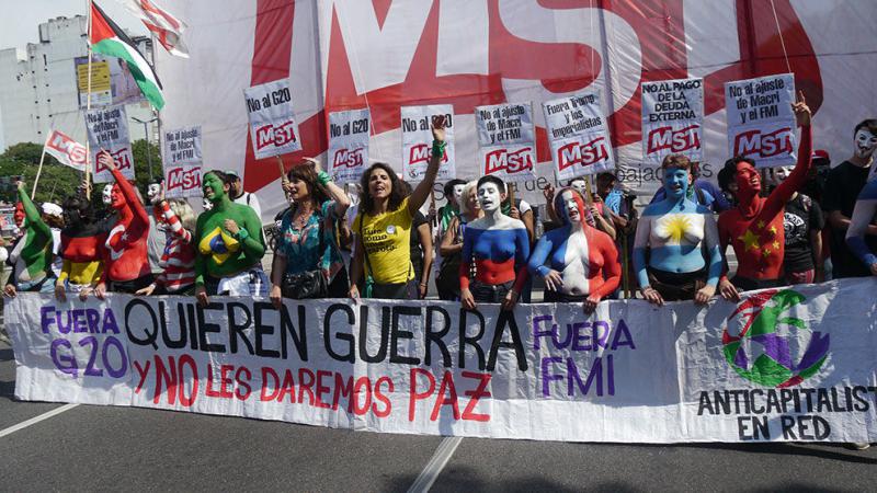 "Sie wollen Krieg - Wir lassen sie nicht in Frieden": Zehntausende gingen in Buenos Aires gegen die Politik der G20 auf die Straße