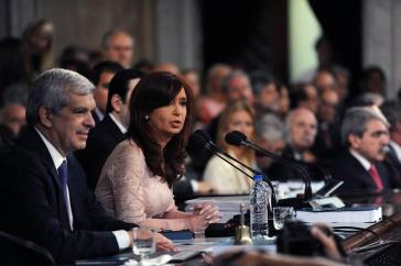 Die ehemalige argentinische Präsidentin Cristina Fernández de Kirchner muss sich weiterhin gegenüber der Justiz verantworten, auch wenn es nach wie vor an stichhaltigen Beweisen fehlt