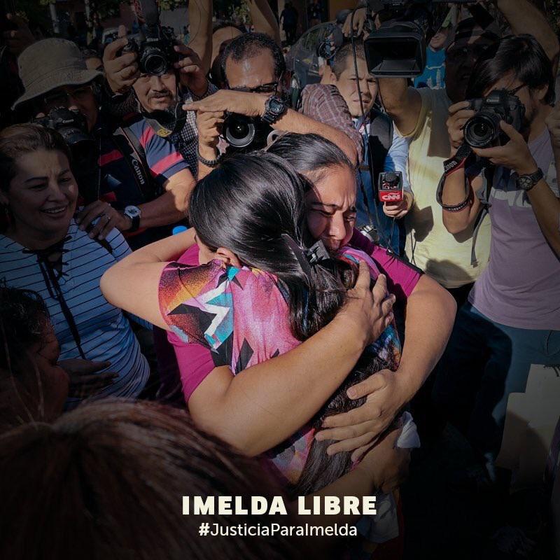 Die Freude war groß, nachdem Imelda Cortez vom Vorwurf der versuchten Ermordung ihres Kindes freigesprochen wurde