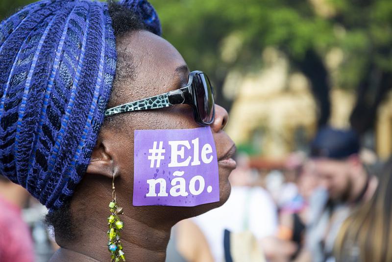 "Er Nicht" (#Ele não): Frauen in ganz Brasilien gehen gegen Bolsonaro auf die Straße, hier in Porto Alegre am 29. September