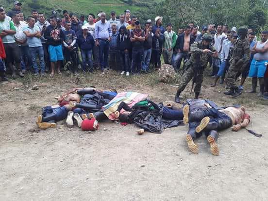 Die Anwohner haben die Körper der Ermordeten im Cauca, Kolumbien, gefunden