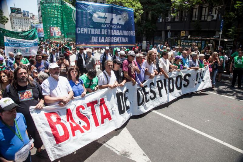 "Schluss mit den Entlassungen" lautete die Forderung bei Protesten in Argentinien am 4. Januar