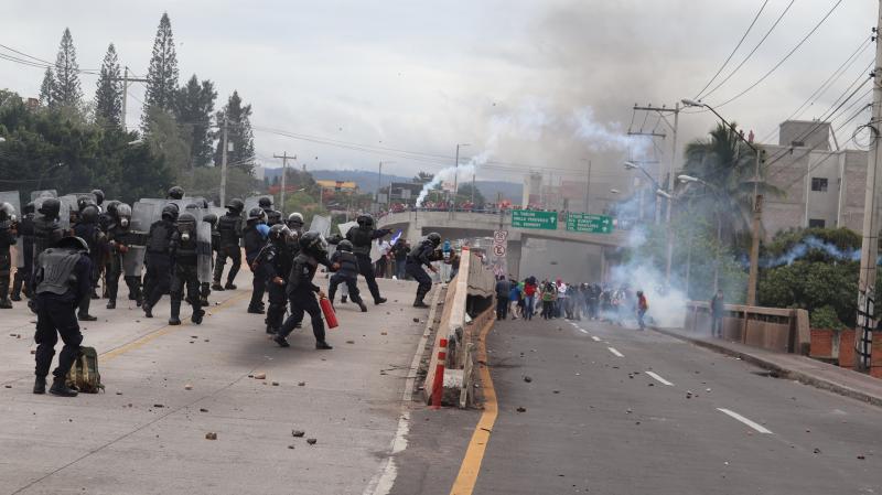 Gewaltsame Zusammenstöße zwischen Polizei und Protestierenden in Tegucigalpa