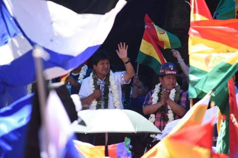 Wiedergewählt: Evo Morales in Bolivien
