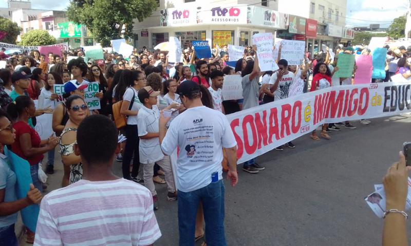 "Bolsonaro ist ein Feind der Bildung" stand gestern auf vielen Plakaten.