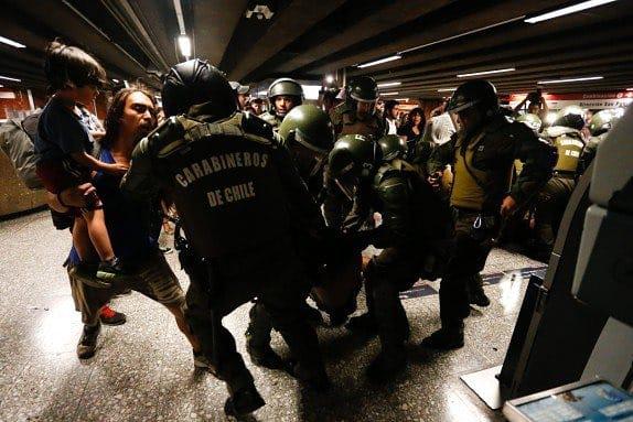 Militärpolizei im Einsatz in den Metrostationen