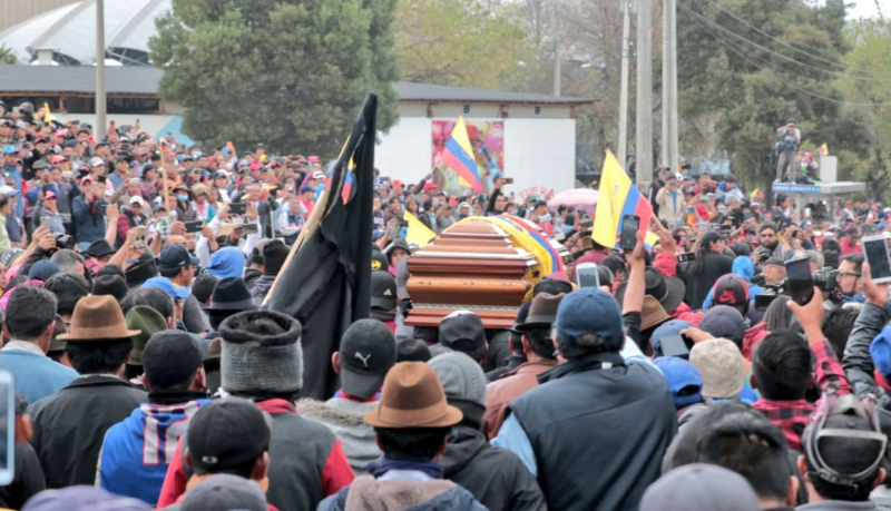 Beerdigung des Todesopfers Segundo Inocencio Tucumbi Vega in Ecuador