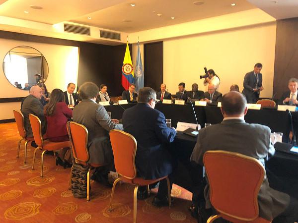 Vertreter des Sicherheitsrats der Vereinten Nationen und der Farc-Partei bei ihrem Treffen am Samstag