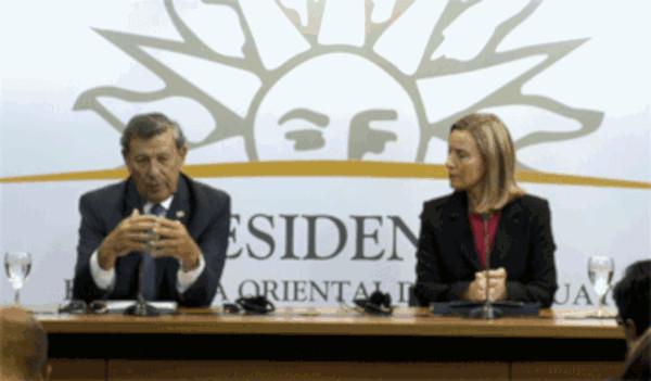 Der Außenminister von Uruguay, Rodolfo Nin Novoa, und die Außenbeauftragte der EU, Federica Mogherini, in Montevideo