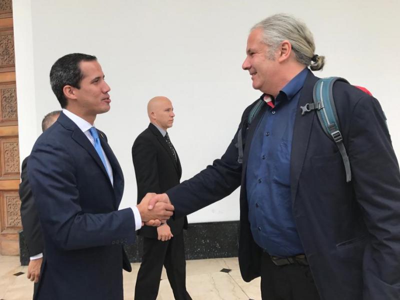 Venezuelas Parlamentspräsident  Juan Guaidó und Andrej Hunko