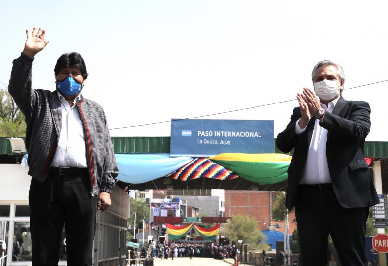 Argentinines Präsident Fernández begleitete Morales zum Grenzübergang