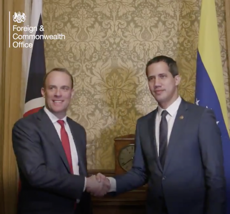 Der britische Außenminister, Dominic Raab, traf sich mit Juan Guaidó im Januar in London