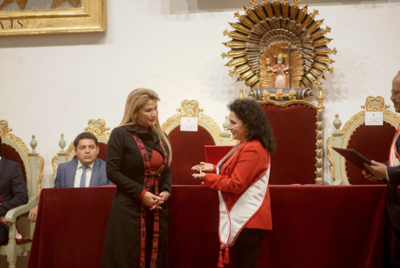 Sieht Weiße und "Wilde": Jeanine Áñez, selbsternannte Interimspräsidentin von Bolivien