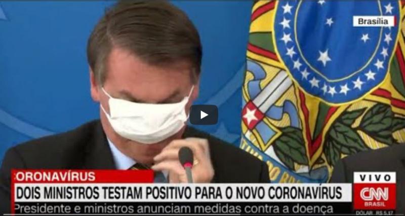 Brasiliens ultrarechter Staatschef, Jair Bolsonaro, tat sich schwer, die Schutzmaske aufzusetzen.
