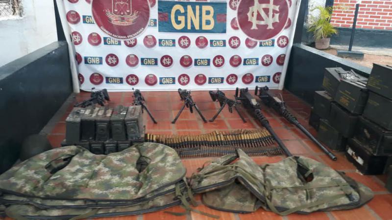 Bewaffnung auf konfiszierten kolumbianischen Armeebooten in Venezuela