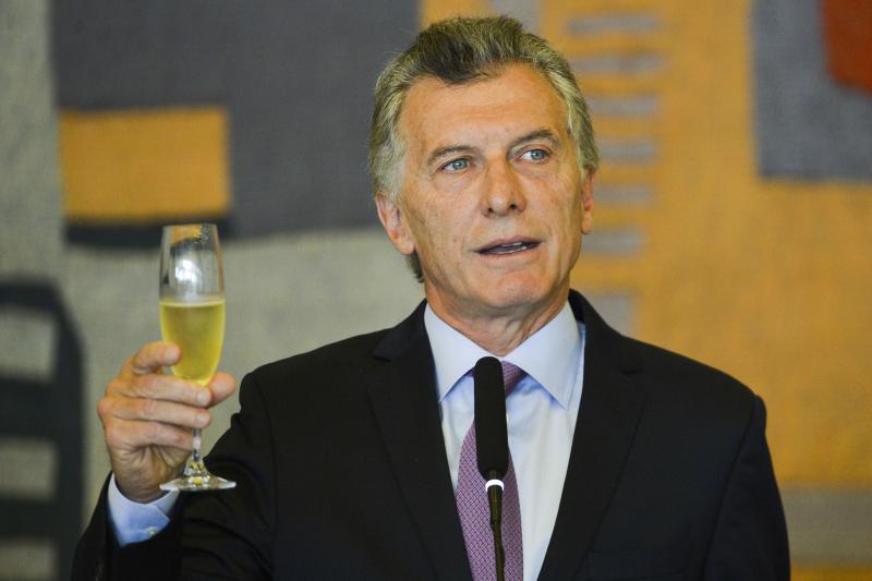 Argentiniens ehemaliger Präsident, Mauricio Macri, dürfte momentan nur in Paris Grund zum Anstoßen haben