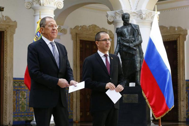 Russlands Außenminister Lawrow mit seinem venezolanischen Amtskollegen Arreaza in Caracas
