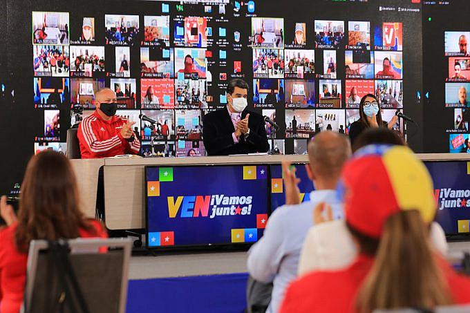 Präsident Maduro vereidigte die Mitglieder des Wahlkampf-Kommandos "Darío Vivas", das die Kampagne der regierenden PSUV organisiert