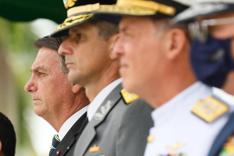 Es kracht gewaltigt zwischen Bolsonaro und seinen Militärs