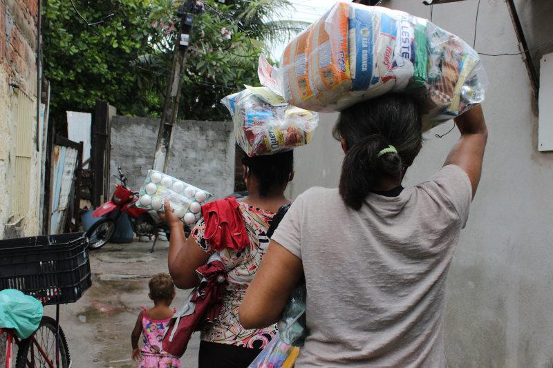 Nahrung als Menschenrecht Das Kollektiv Força Tururu sammelt und verteilt Lebensmittelspenden (Foto: Coletivo Força Tururu @coletivo_tururu)