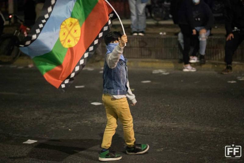 Die Fahne der Mapuche ist bei den Protesten in Chile seit Oktober 2019 allgegenwärtig