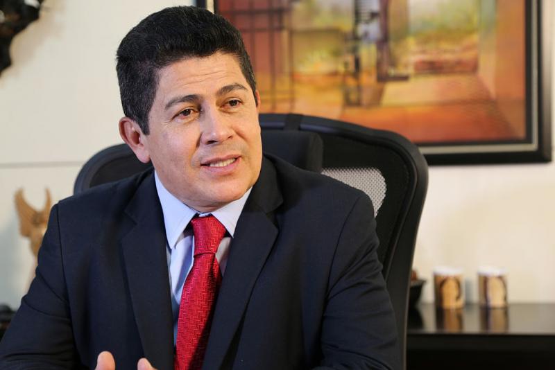 Er steckt hinter dem Vorschlag zur Aussetzung der Wahlen bis 2024: Gilberto Toro