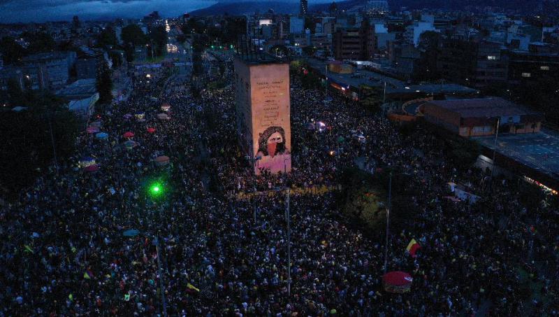 Bogotá am Samstag.:Trotz der "staatlichen und parastaatlichen Gewalt" halten die Proteste landesweit an