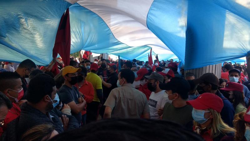 Am Samstag versammelte sich die Bevölkerung vor dem Nationalen Kongress in Tegucigalpa