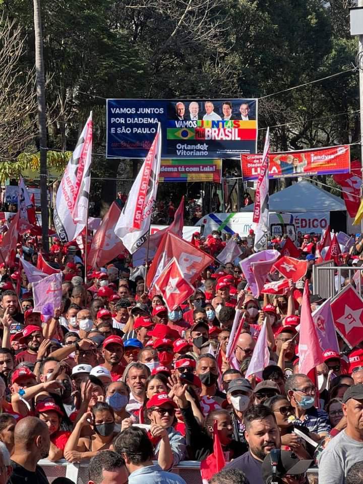 Lula liegt in aktuellen Umfragen weit vorne. Nun steigt die Sorge vor einem Attentat gegen ihn