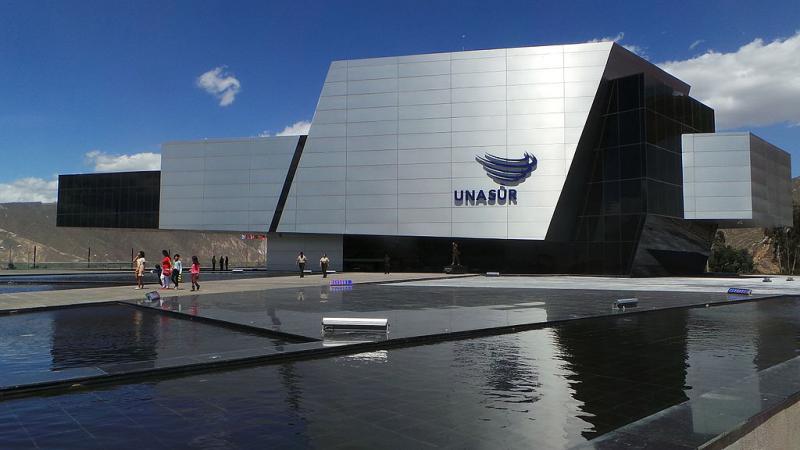Das Néstor-Kirchner-Gebäude, Hauptsitz der Unasur, nördlich der ecuadorianischen Hauptstadt Quito