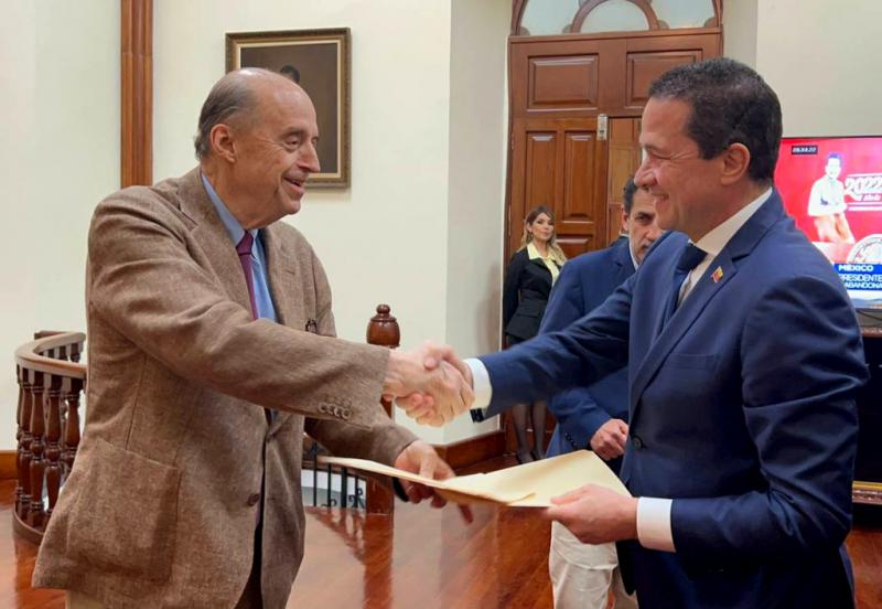 Venezuelas Außenminister Faría (rechts) und sein künftiger Amtskollege Leyva