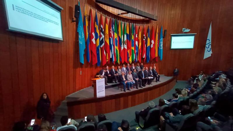 Delegationen der kolumbianischen Regierung und der ELN-Guerilla