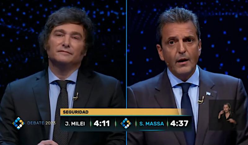 Milei (li.) und Massa bei der TV-Debatte am Sonntag vor der anstehenden Wahl in Argentinien