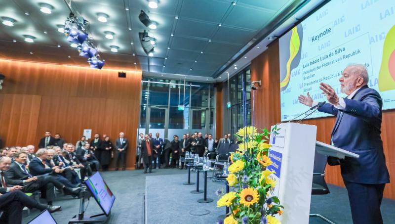 Kooperation nur mit Respekt. Lula da Silva bei seiner Rede im Haus der deutschen Wirtschaft am 4. Dezember