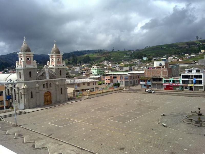 Der zentrale Platz in Quisapincha
