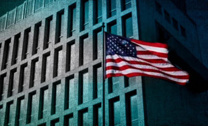 Washington rührt keinen Finger, um zu verringern, was Migrationsfachleute als "Push-Pull-Faktoren" bezeichnen (Fassade der US-Botschaft in Havanna)