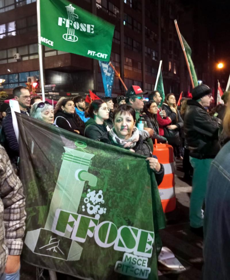Die gewerkschaftlich Organisierten beim staatlichen Versorger protestieren gegen die Privatisierung von Wasser
