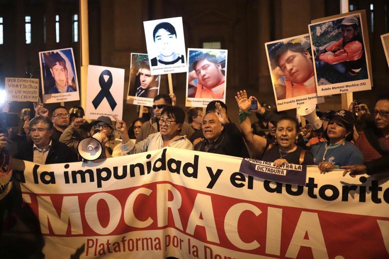 Proteste peruanischer Organisationen der Plattform für Demokratie (Plataforma por la Democracia) in der Hauptstadt Lima