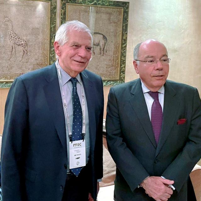 Mauro Vieira mit dem EU-Außenbeauftragten Josep Borrell bei der Siko
