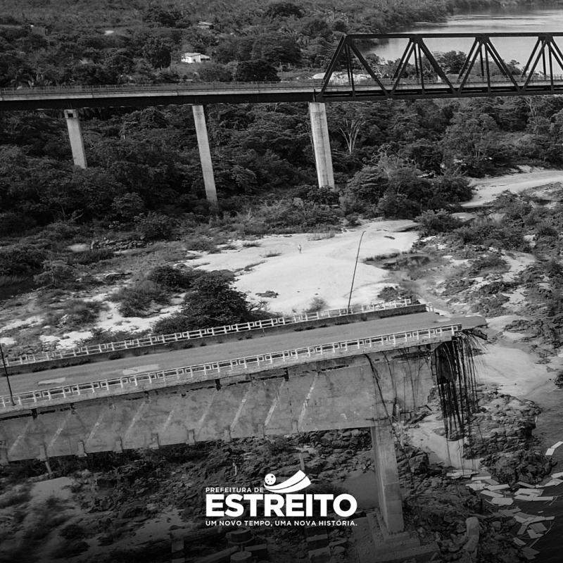 Die eingestürzte Brücke über dem Fluss Tocantins im Norden Brasiliens