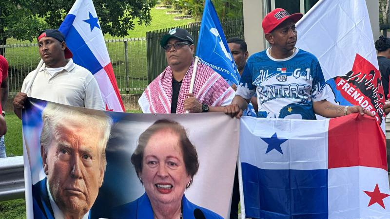 Protest gegen die Pläne von Donald Trump vor der US-Botschaft in Panama