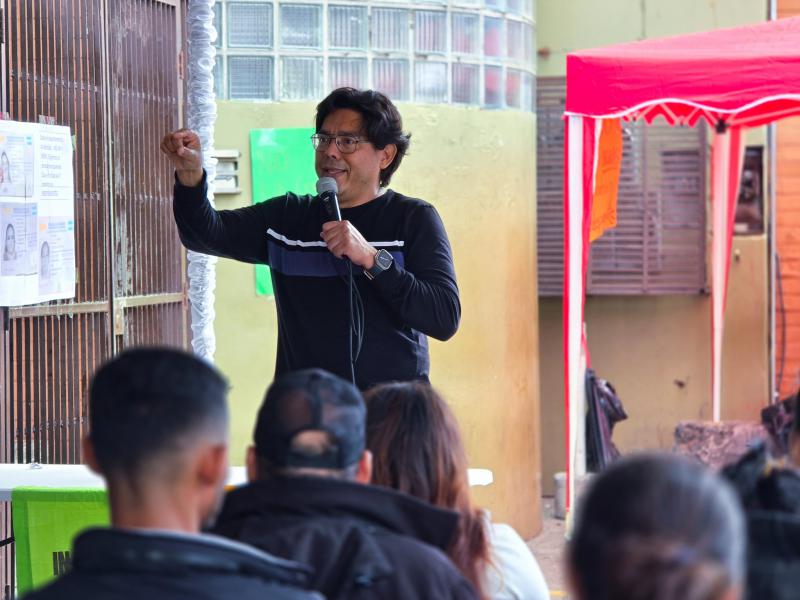 Victor Fernández, unabhängiger Bürgermeisterkandidat für San Pedro Sula, während einer Protestaktion für die Einschreibung