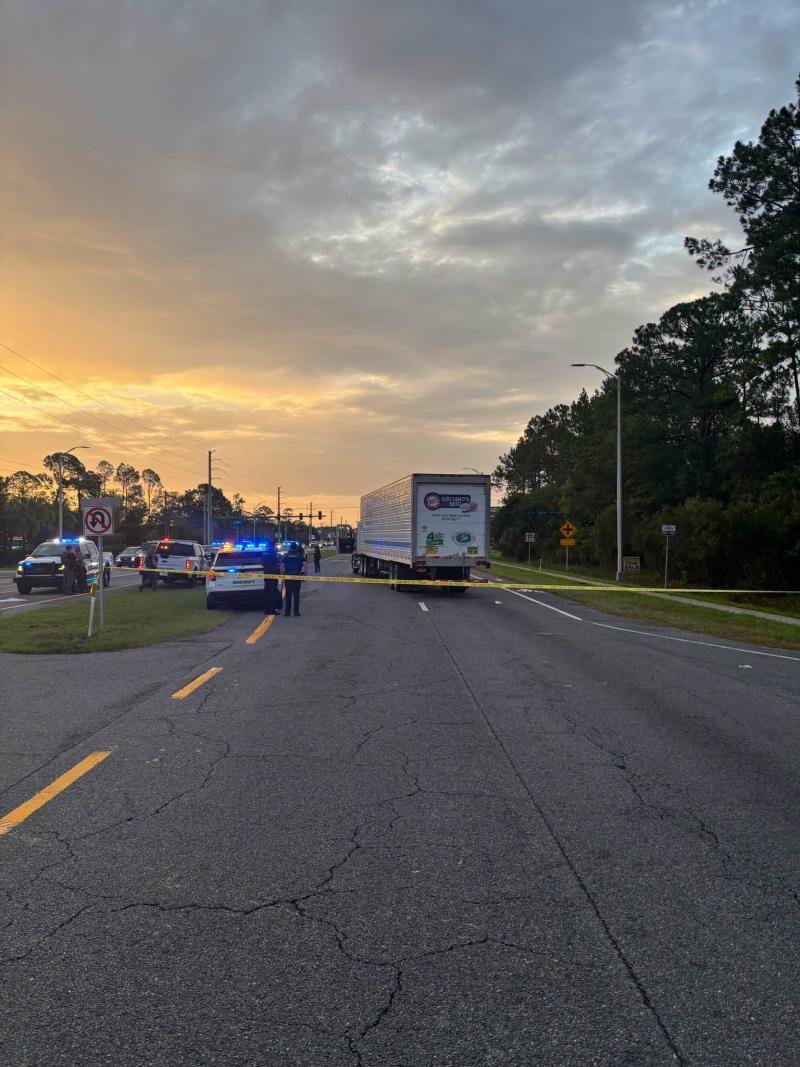 Ein 28-jähriger Mexikaner wurde in Florida auf der Flucht vor den ICE-Beamten von einem Lastwagen überfahren