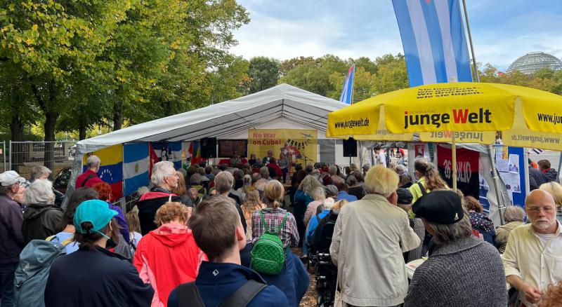 Besonders am Wochenende zog die Protestwache viele Besucher:innen an