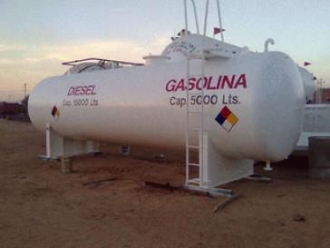 Treibstofftank: Nach Streichung der Subventionen schossen die Preise in die Höhe Treibstofftank in Bolivien
